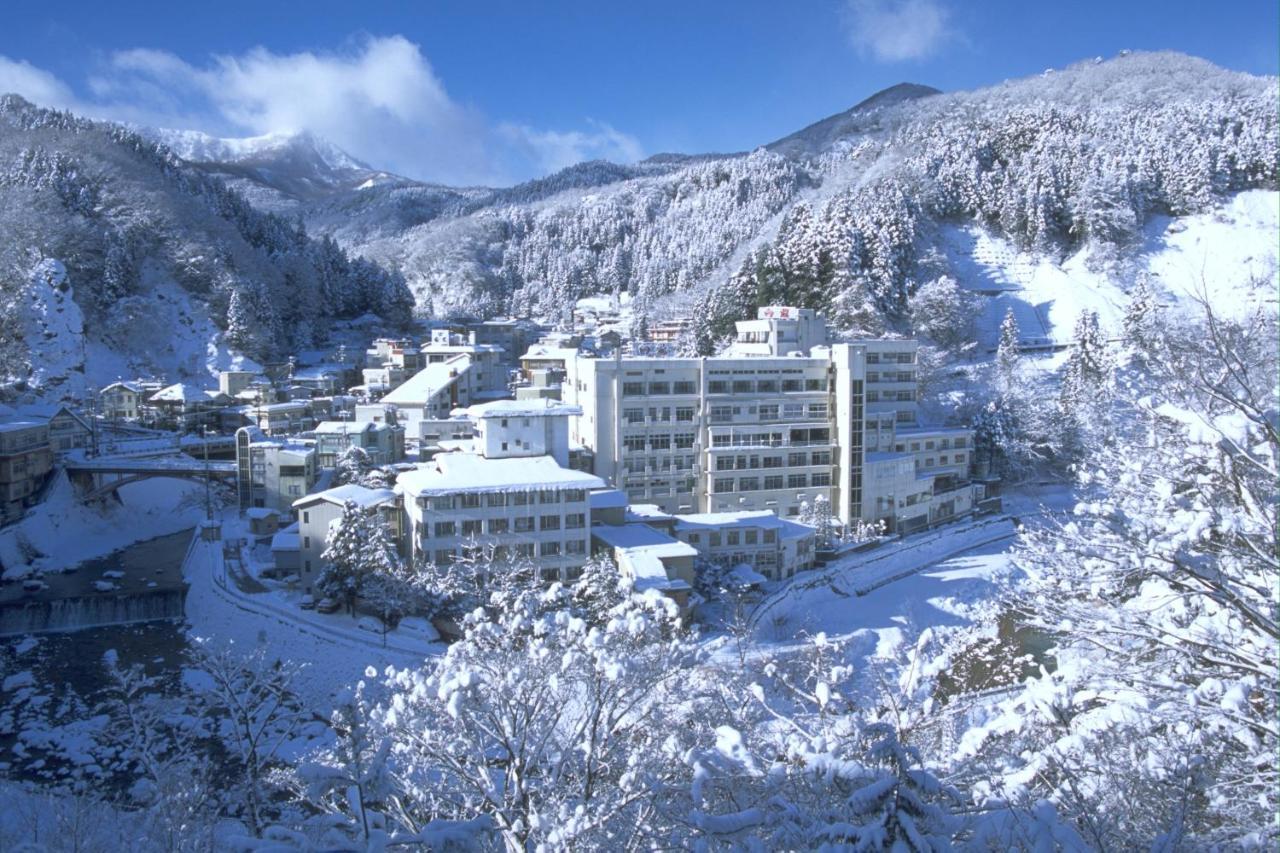 土湯温泉 やすらぎの宿 向瀧旅館 Фукусима Экстерьер фото
