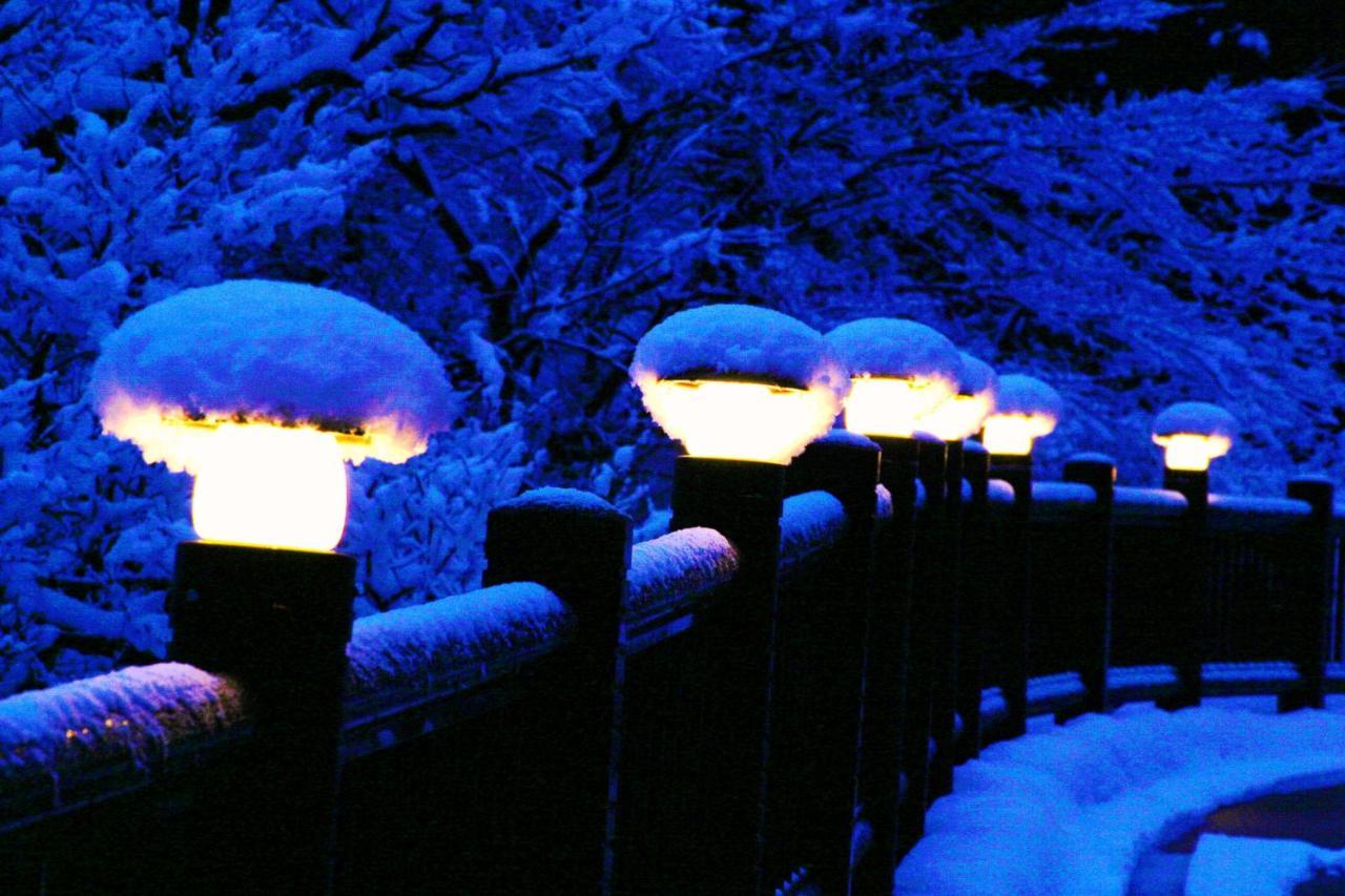 土湯温泉 やすらぎの宿 向瀧旅館 Фукусима Экстерьер фото