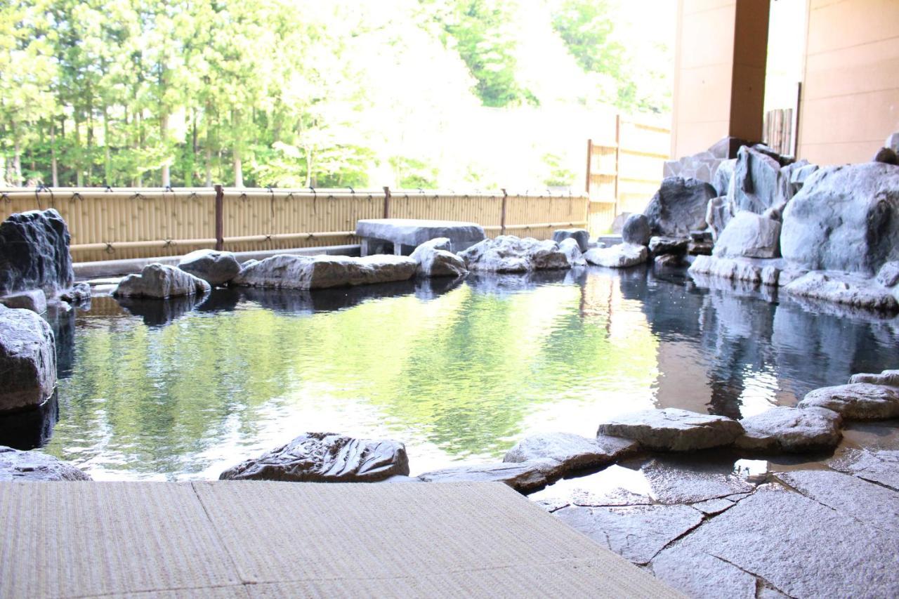 土湯温泉 やすらぎの宿 向瀧旅館 Фукусима Экстерьер фото